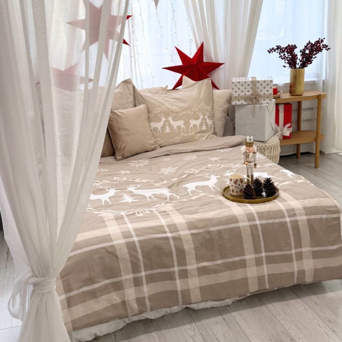 Pościel bawełniana świąteczna 160x200 BEŻOWO-BIAŁA Z RENIFERAMI I ŚNIEŻYNKAMI