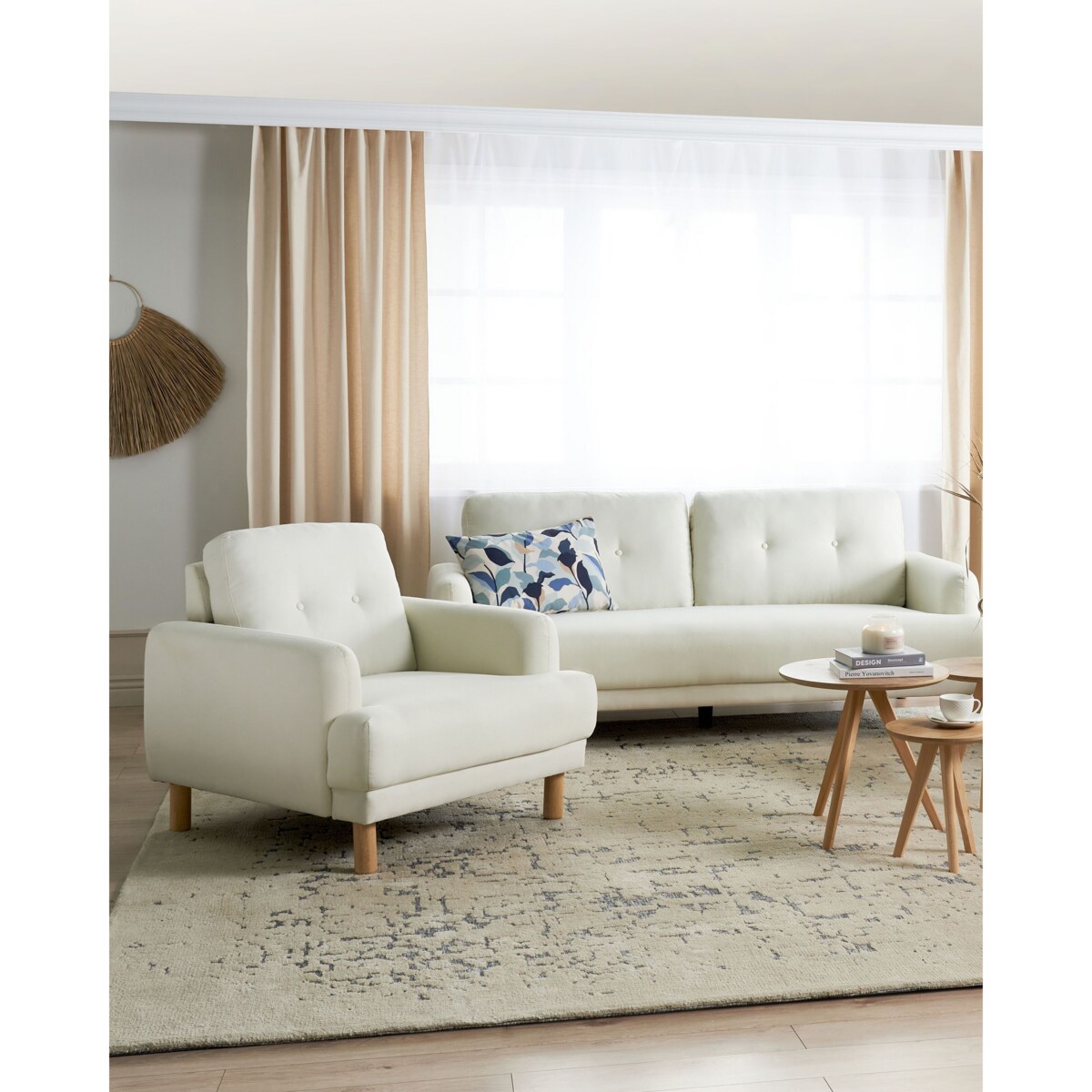 Fotel złamana biel TUVE