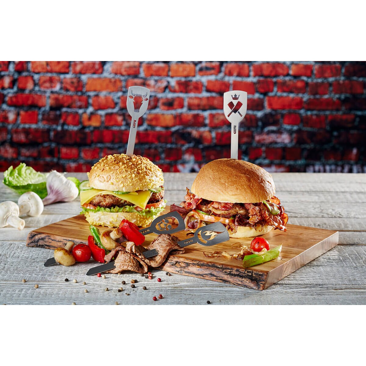 Zestaw 2 szpikulców do burgerów czaszka/płomień TORRO