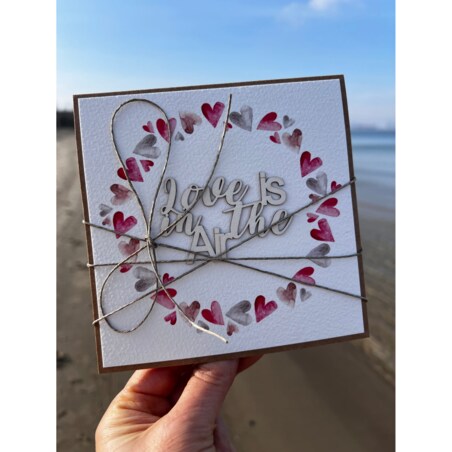 Wyjątkowa ręcznie robiona kartka prezent na walentynki, walentynkowa - walentynka z sercem Love is in the air