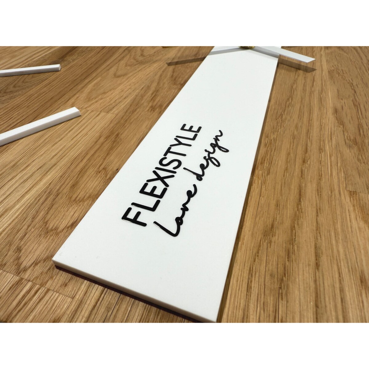 Drewniany zegar na ścianę Dąb Klasyk 50cm biały SQ