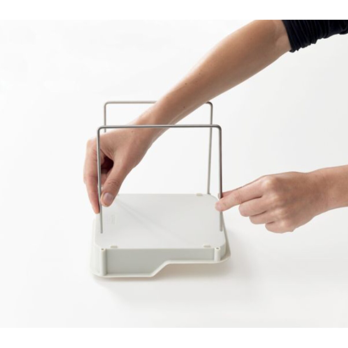 Organizer dwupoziomowy do szafki Duo Joseph Joseph