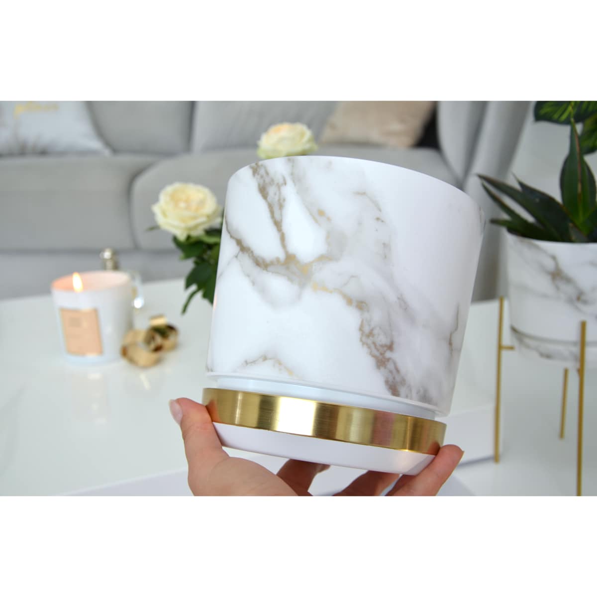 32 Doniczka DUO MARMUR WENECKI z podstawką MOSIĄDZ dwukolorowa biała + szare złote el. imitacja kamienia wykoń. satynowe matowe elegancka klasyczna donica szeroka