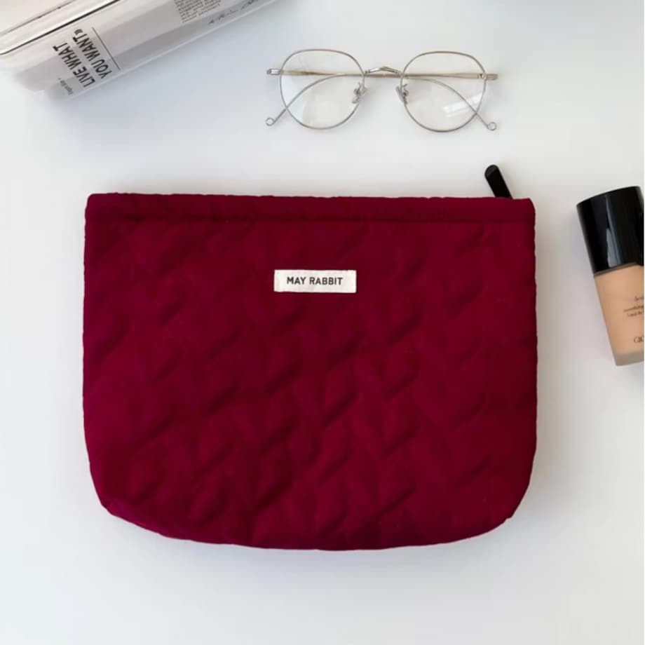 Kosmetyczka jednokomorowa pikowana serca bordowa 25 x 5 x18 cm KS120BOR