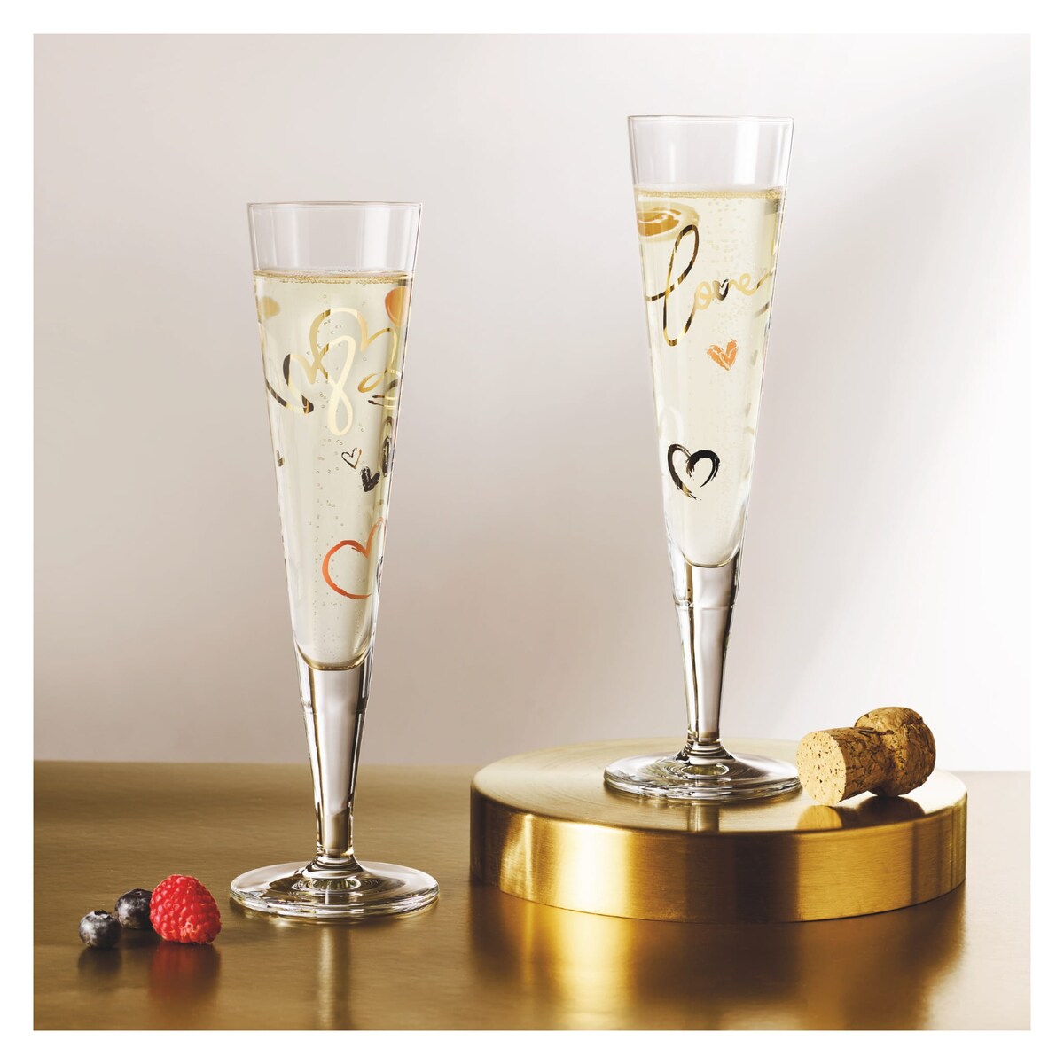 Zestaw 2 kieliszków do szampana Golden Night, Carolina Oliveira