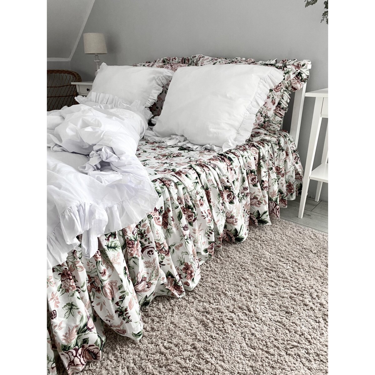 Prześcieradło Na Łóżko Bawełniane Z Ozdobną Falbanką Retro Kwiaty 220 Cm