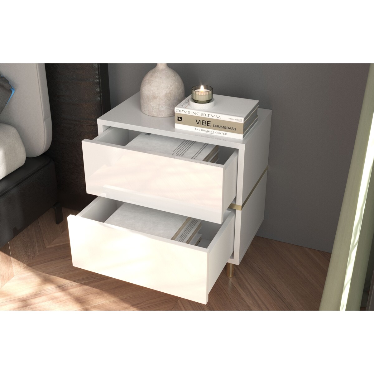 Elegancka biała szafka nocna Dancan MARIKA ze złotymi dodatkami