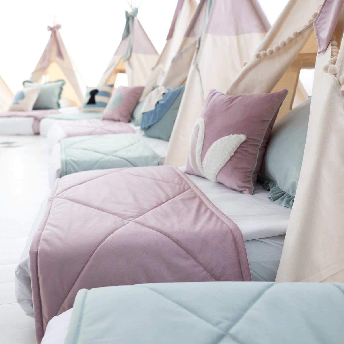 Zielona poduszka z serduszkiem, Pink Heart