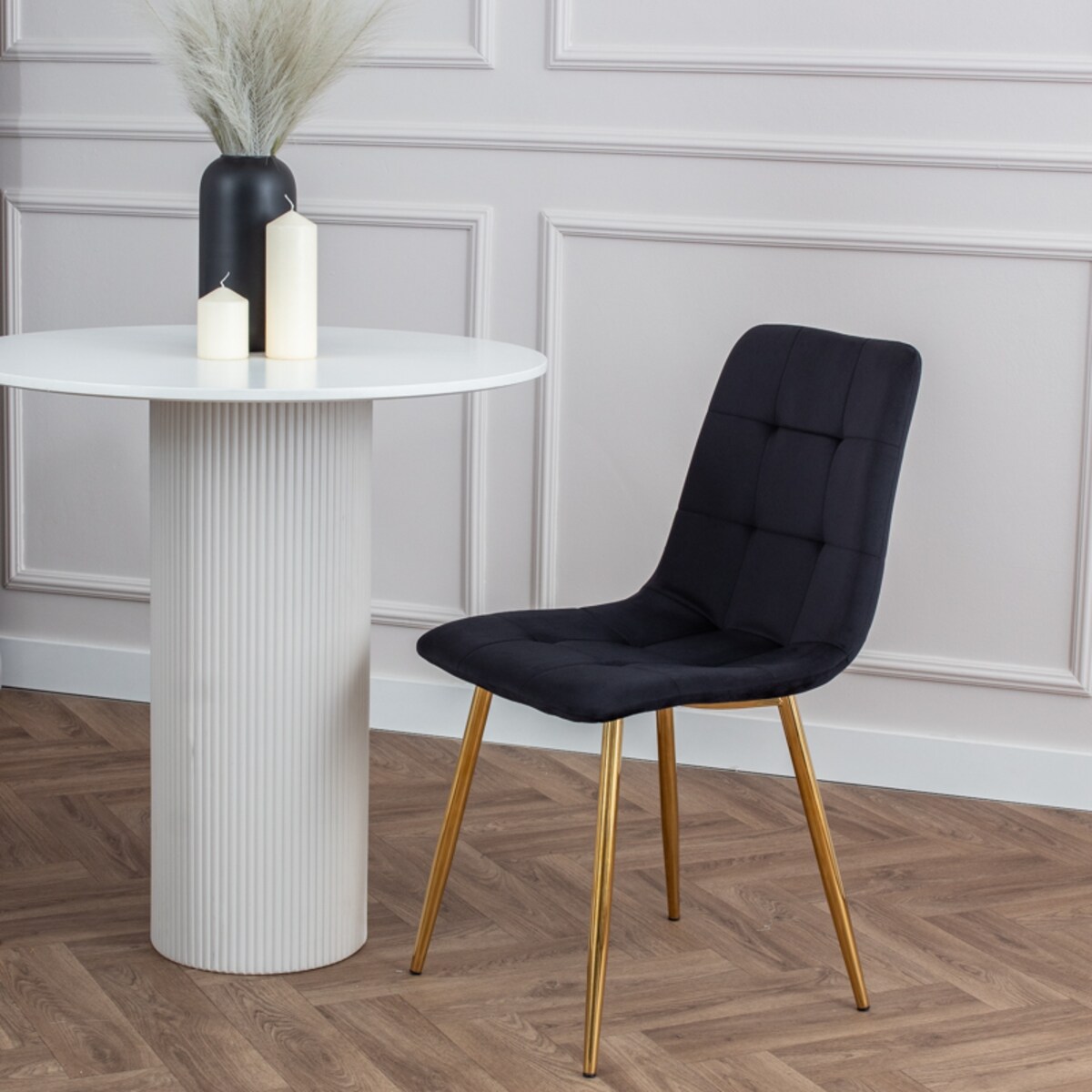 Krzesło tapicerowane czarne welurowe pikowane złote nogi glamour