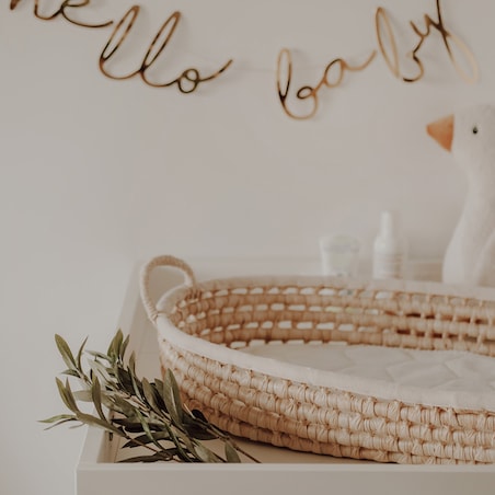 Kosz do przewijania — pleciony z grubej trawy