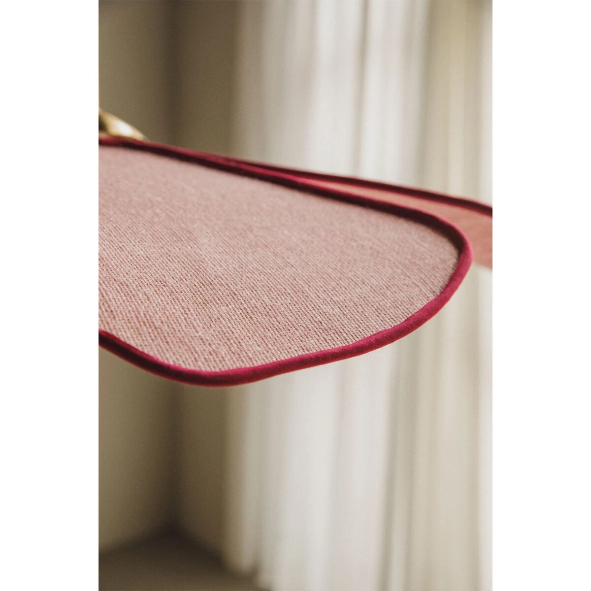 Lampa sufitowa różowa Benavid Ø75 cm