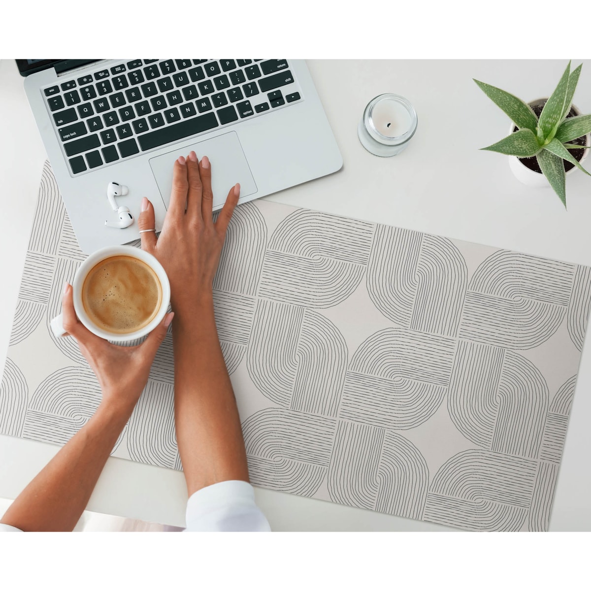 Beżowa mata na biurko Geometryczny wzór linii, 90x45 cm