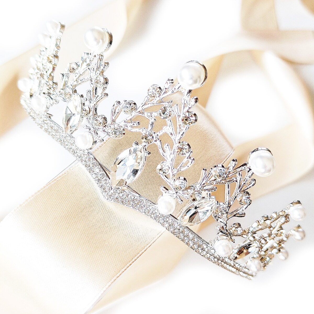 Elegancka korona tiara diadem z perłami kryształkami ŚLUBNA ozdoba na głowę