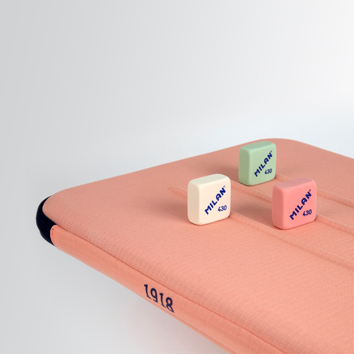 ETUI NA LAPTOPA 14" USZTYW 1918 RÓŻ