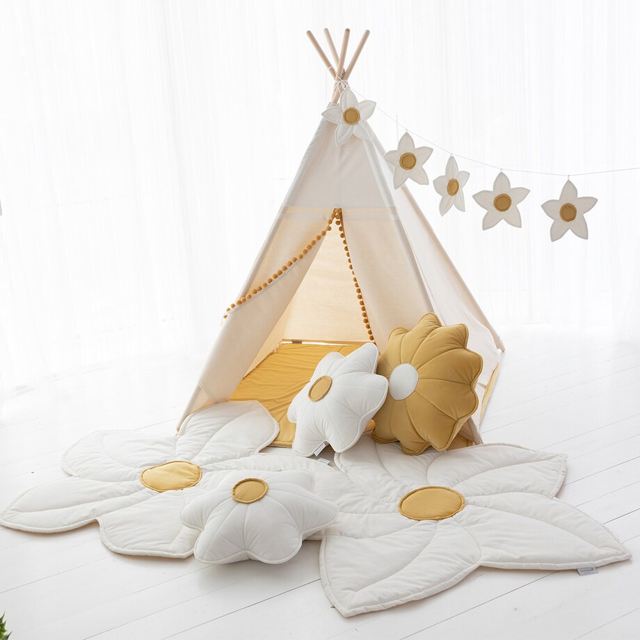Namiot Tipi Daisy, zestaw z matą, poduszką i girlandą