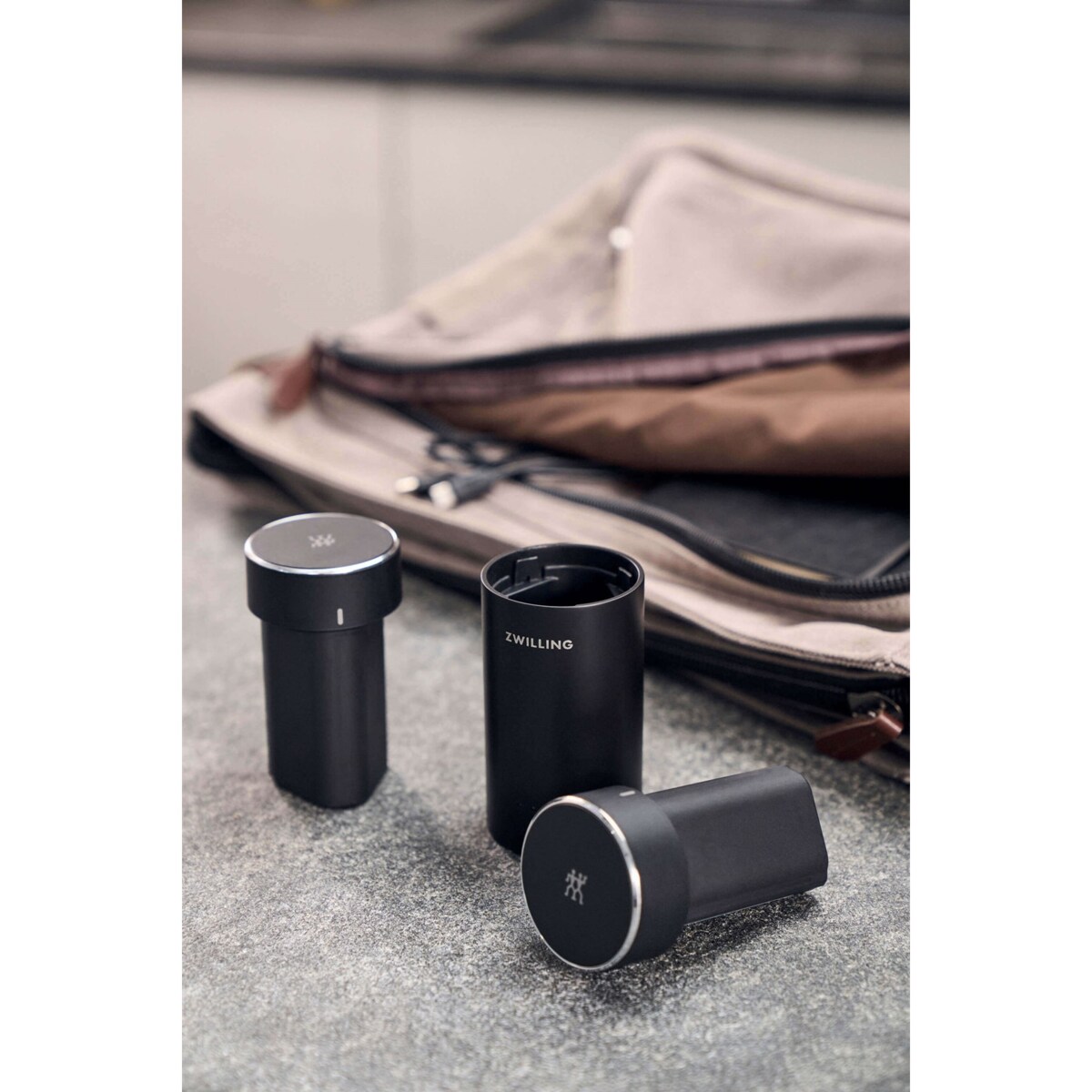 ZWILLING XTEND Kompaktowa ładowarka z funkcją Powerbank czarny