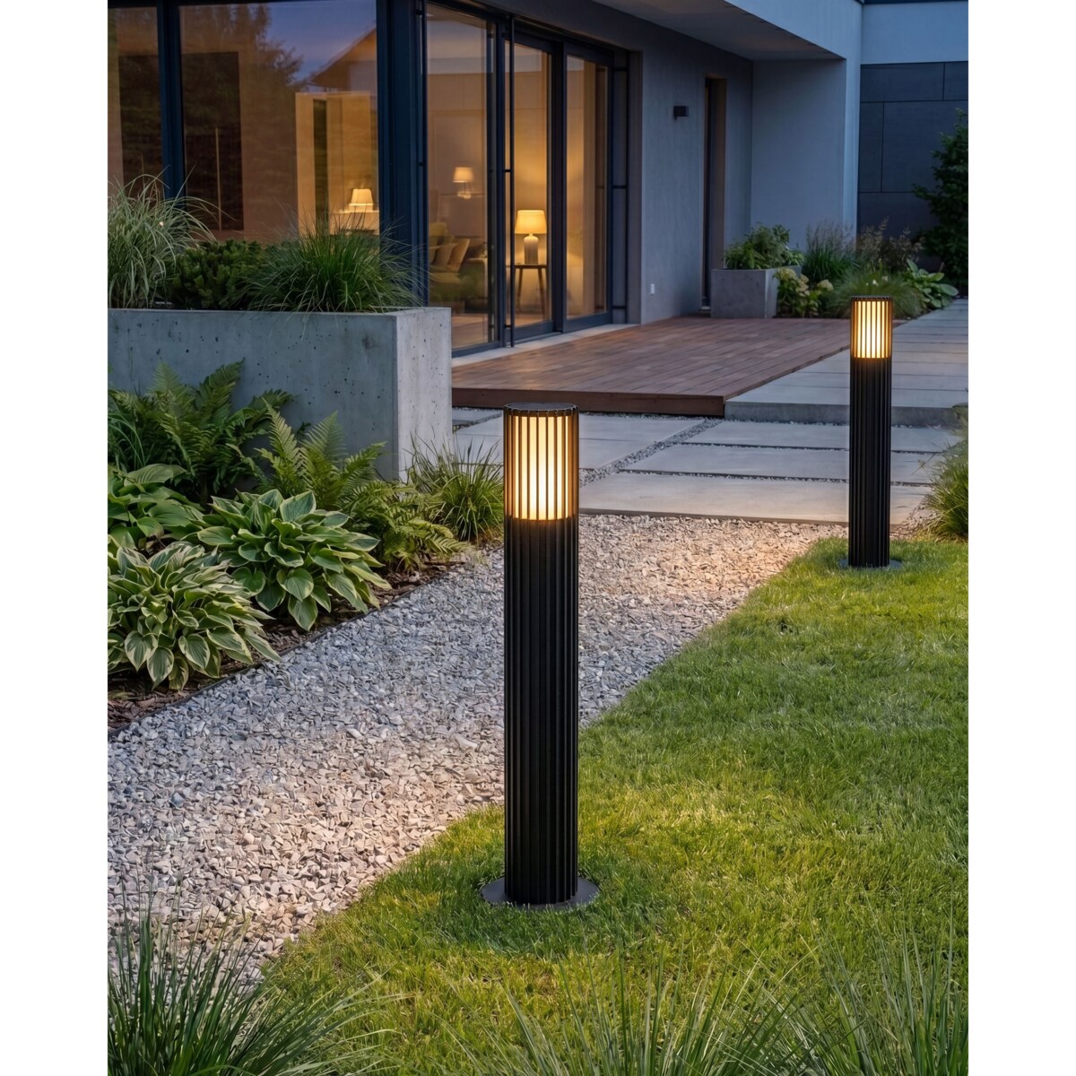 Zestaw 2 lamp ogrodowych słupkowych ERNAN Czarny