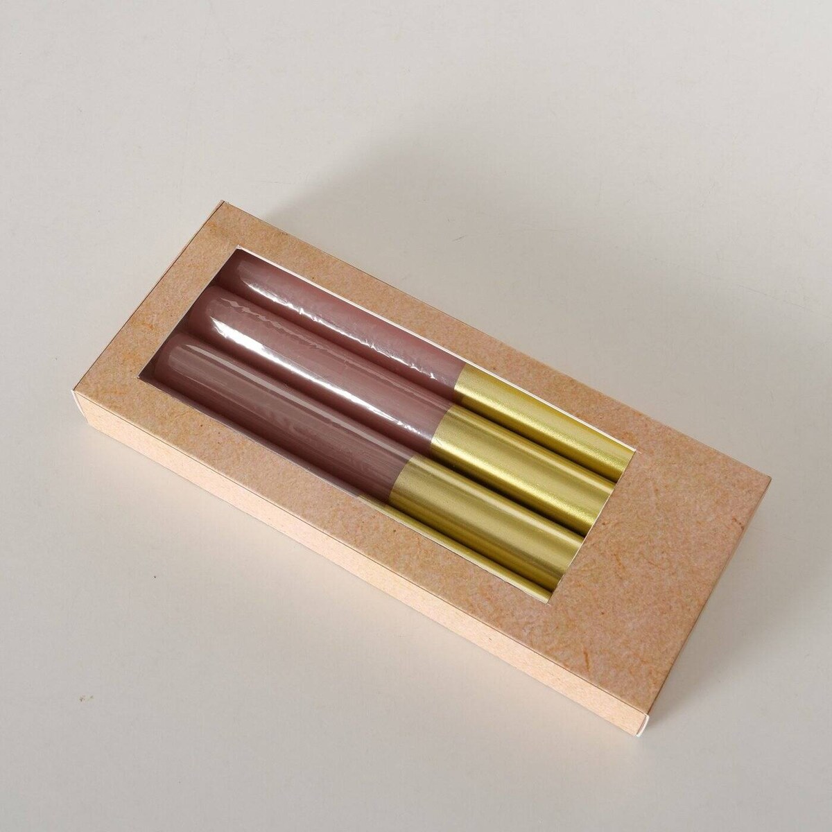 Świeczki kolorowe z podstawą w złotym kolorze, 4 sztuki