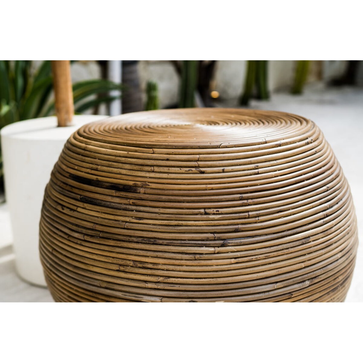 OKRĄGŁY RATTANOWY STOLIK TEGAL CIEMNY