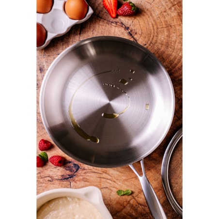 Profesjonalna patelnia stalowa Hikari 24 cm z pokrywką Na indukcje Na gaz Nierdzewna