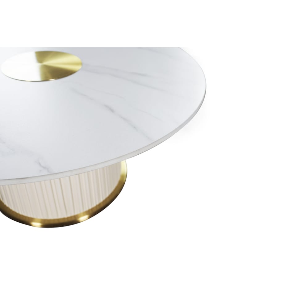 Nowoczesny złoty stolik kawowy okrągły plisowany Premium Blanka z kamiennym blatem o wzorze marmuru 80x80x37