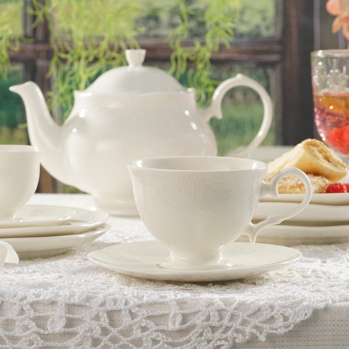 VILLA ITALIA Filiżanka do herbaty 240 ml ze spodkiem NIOBE