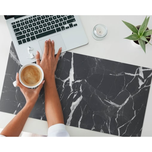 Czarno-Biała mata na biurko Marmurowe żyłki, 90x45 cm