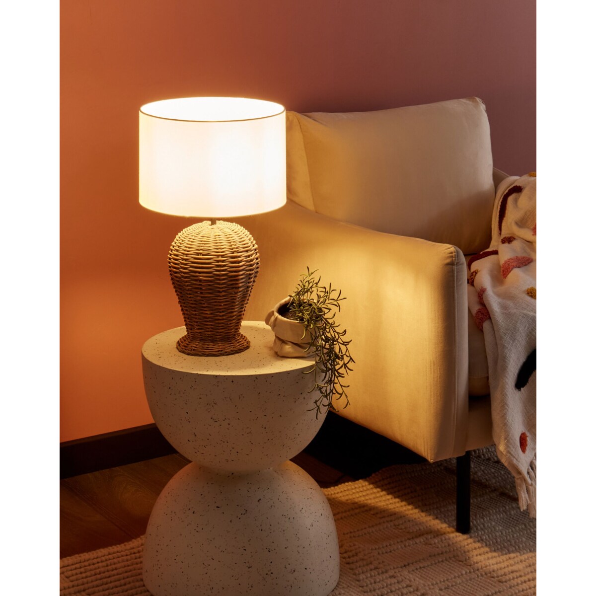 Lampa stołowa rattanowa jasna FURELOS