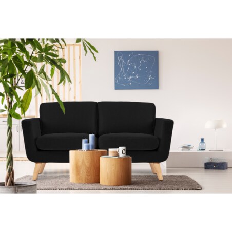 KONSIMO TAGIO Czarna skandynawska sofa 2-osobowa