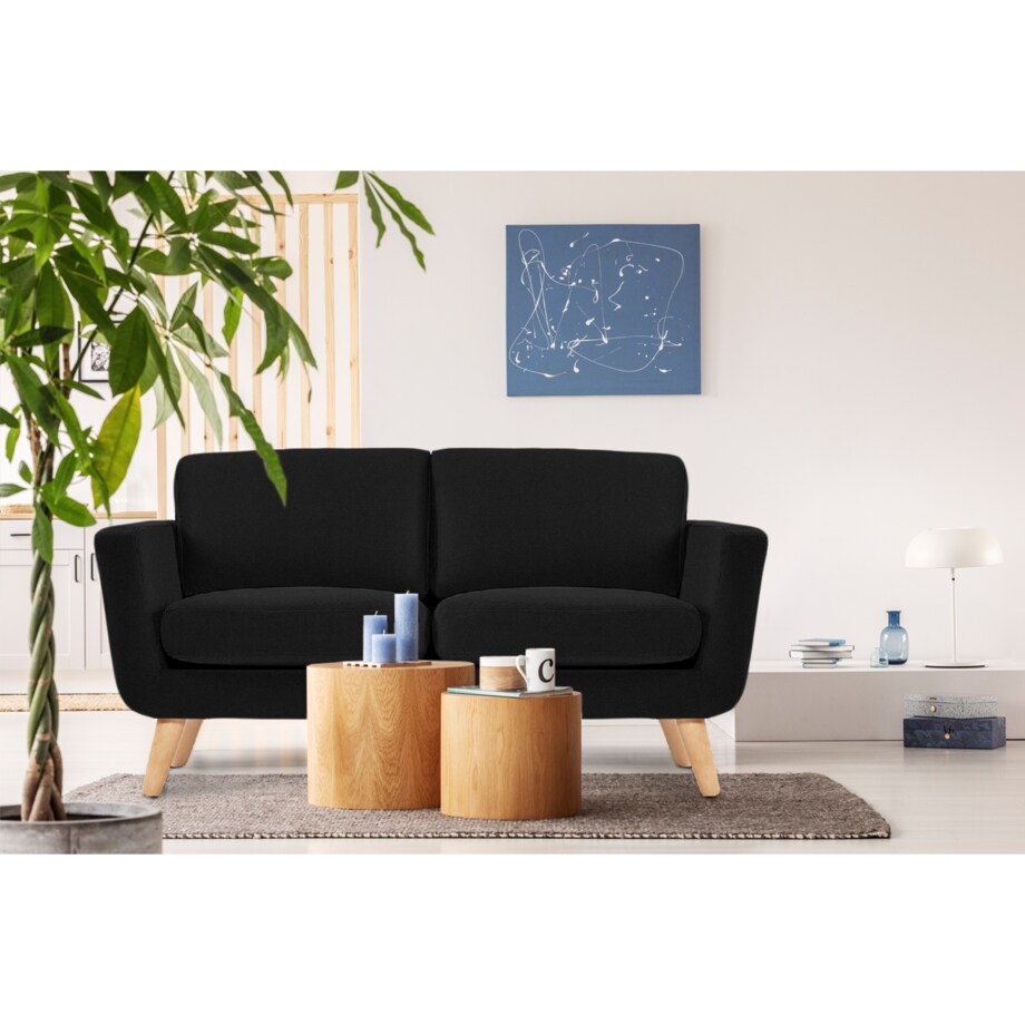 KONSIMO TAGIO Czarna skandynawska sofa 2-osobowa