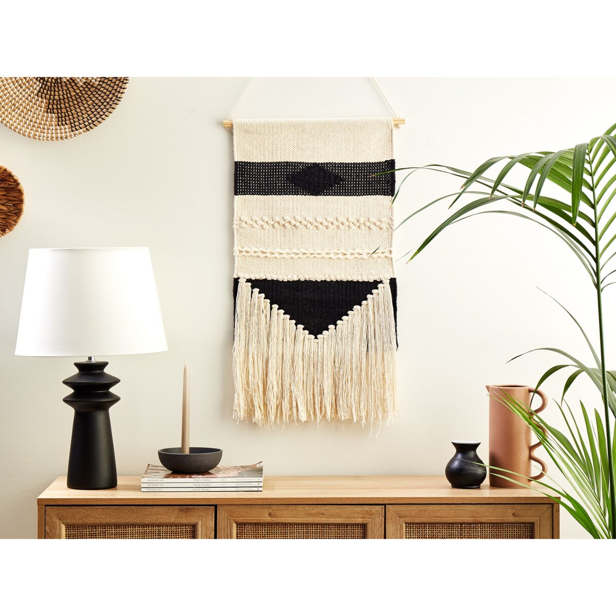 Dekoracja ścienna z frędzlami bawełniana beżowo-czarna DASKA