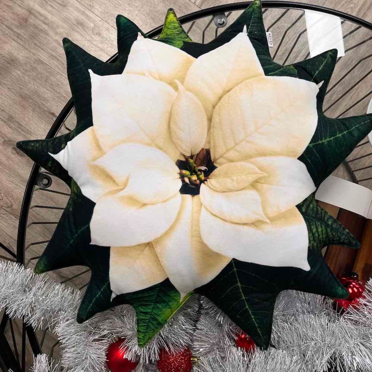 Poduszka duża Gwiazda Betlejemska biała Poinsencja