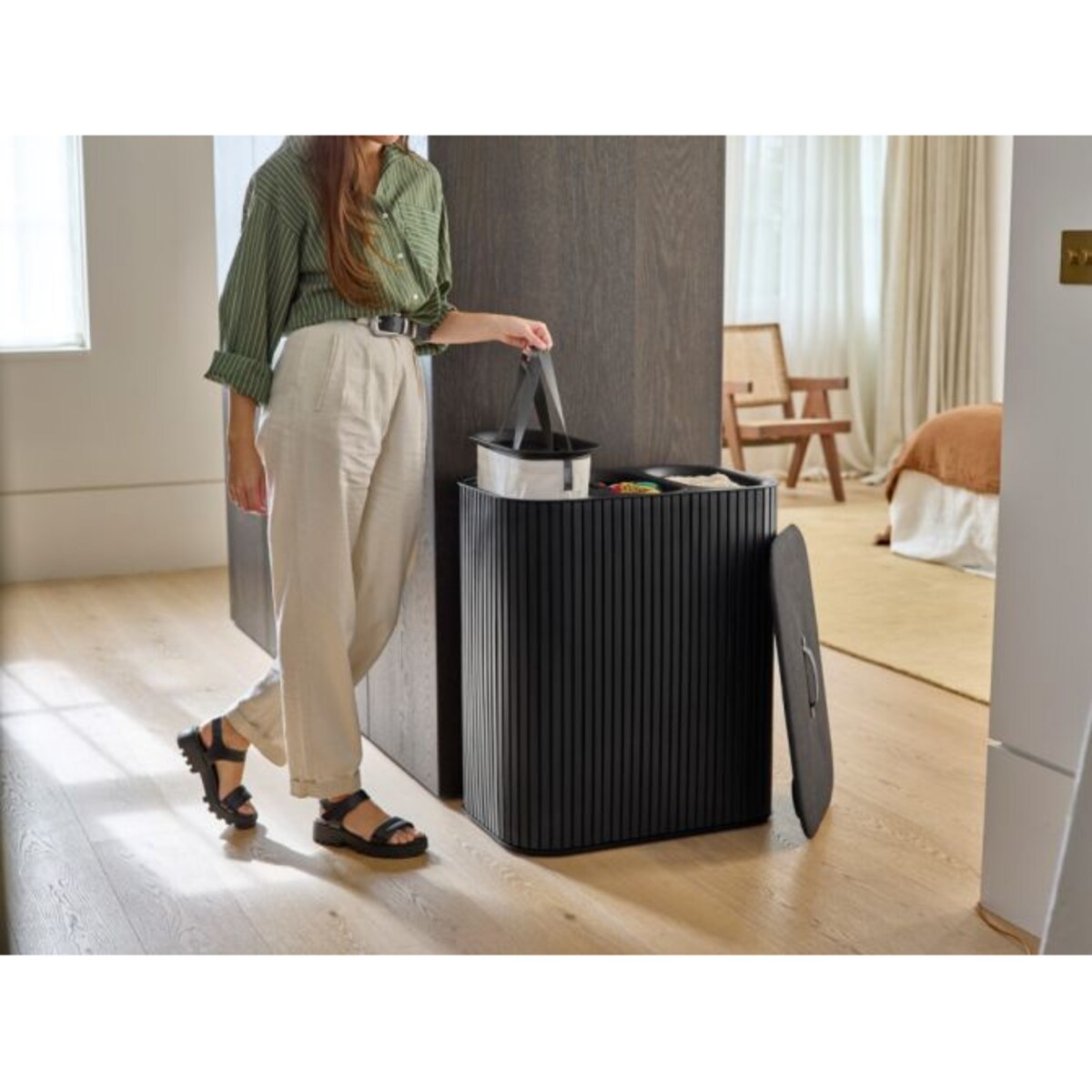 Kosz na pranie potrójny (czarny) Tota Lux Joseph Joseph