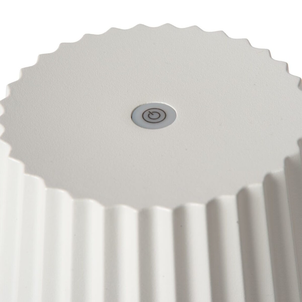 Biała lampa stojąca Justine na taras LED 2W ściemnialna