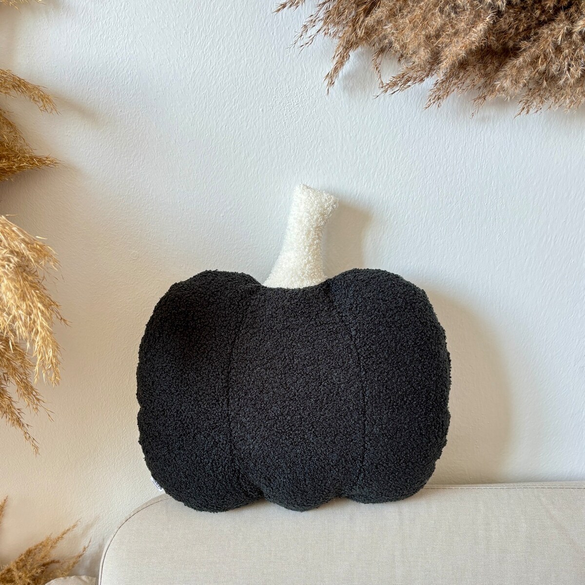 Poduszka jesienna Dynia boucle czarna