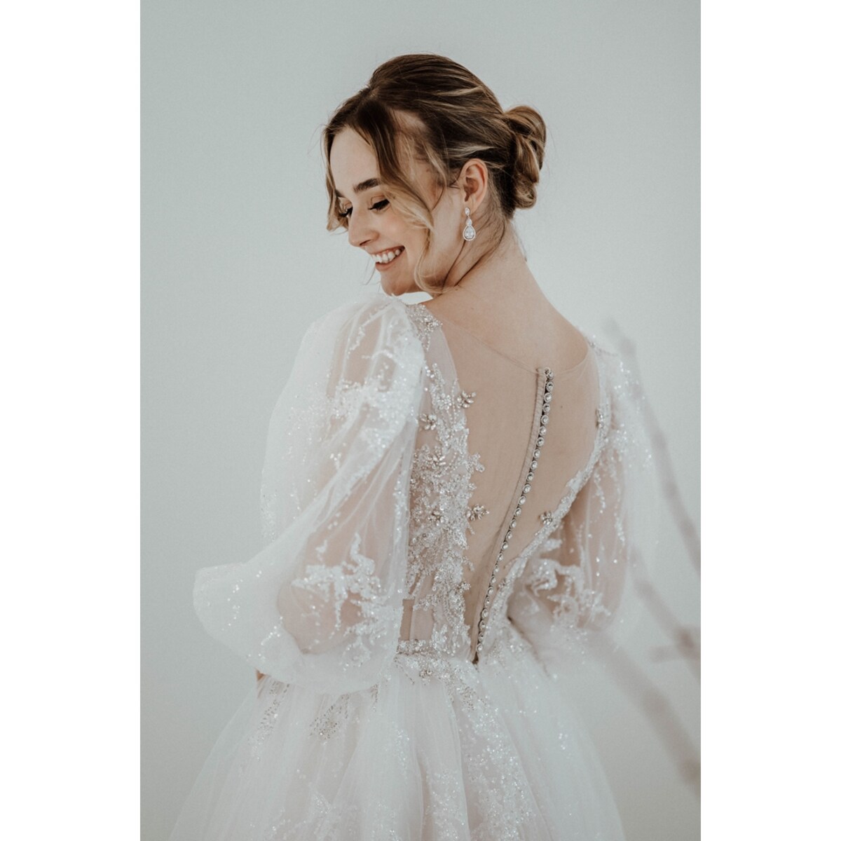 Komplet eleganckiej srebrnej biżuterii ślubnej