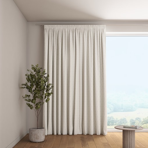 Zasłona na taśmie marszczącej 1 szt. 130x260 wzór sześcianów na białym tle