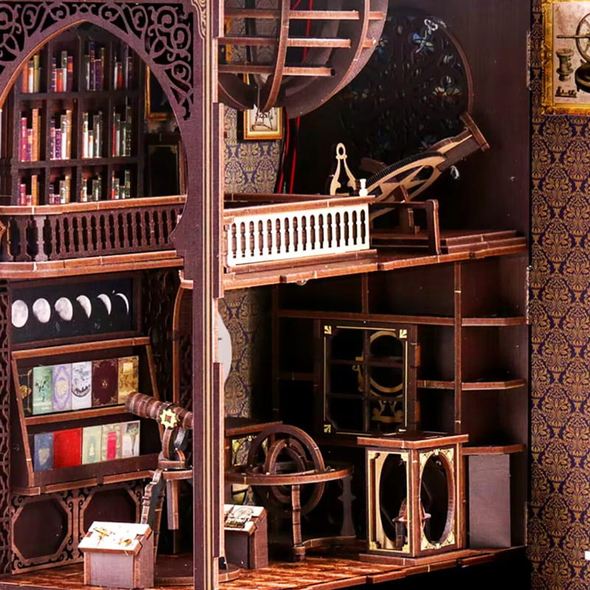 Miniaturowy domek Book Nook - Portal astronomiczny