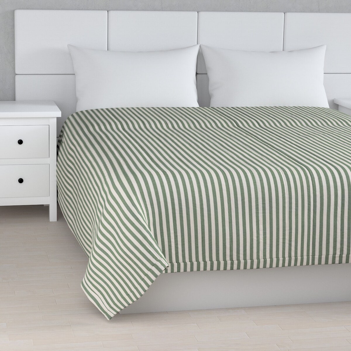 Narzuta pikowana w pasy 260x210 zielono-białe pasy (1,5cm)