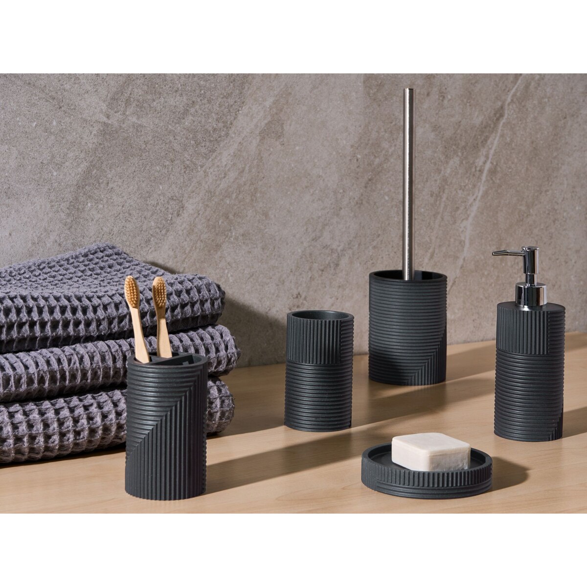 Zestaw akcesoriów łazienkowych 5 elementów SEPAHUA Czarny