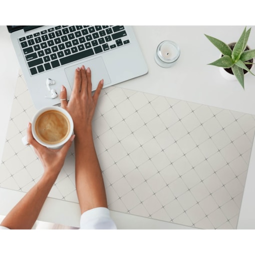 Kremowa mata na biurko Siatka rombów, 90x45 cm