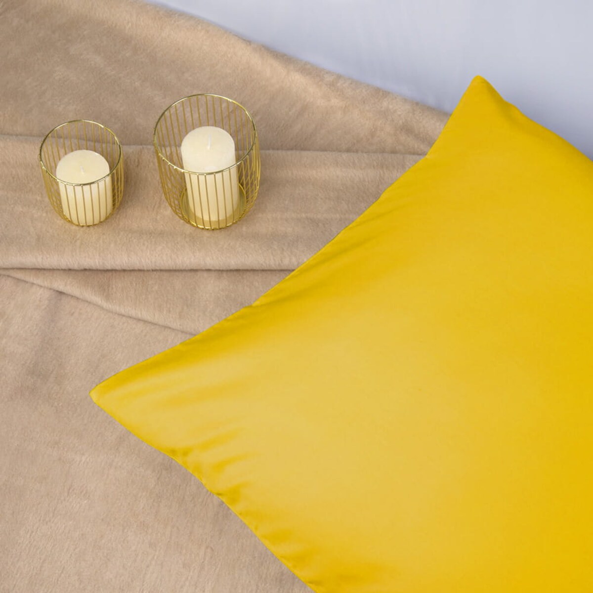 Poszewka satynowa 50x80 kolor żółty