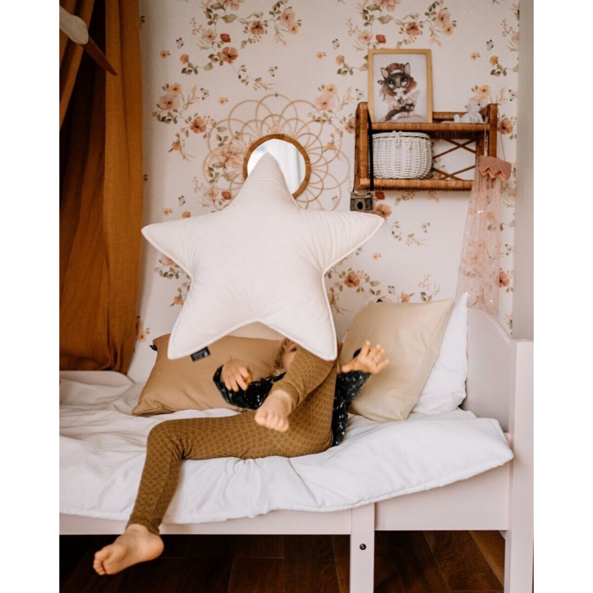 Poduszka Lucky Star z minky, ecru-różowy, 52x15x52cm, Magic Collection