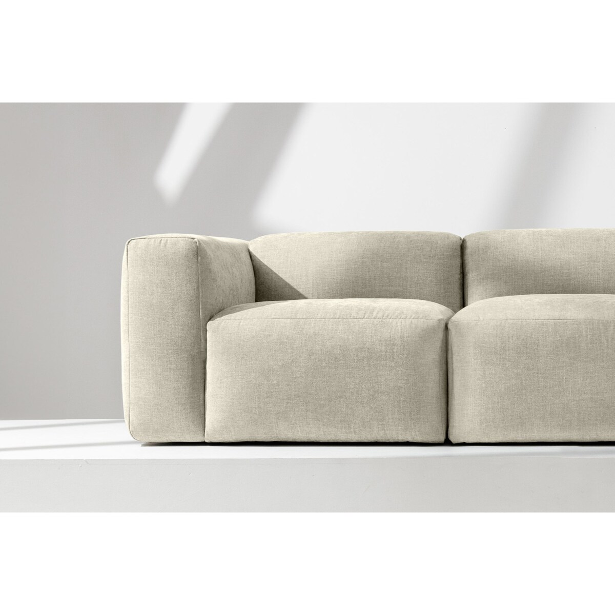 KONSIMO BUFFO 3-osobowa sofa z wyjątkowo miękkim i wygodnym siedziskiem, kolor ecru