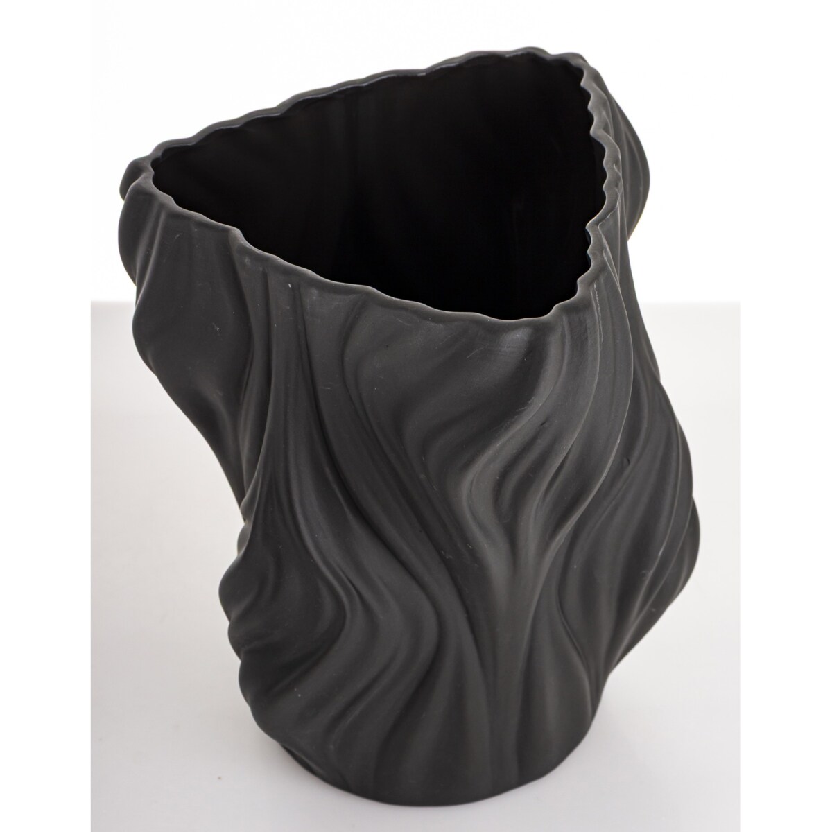 Wazon porcelanowy 20,5x16,5x16,5 cm IRREGULAR czarny