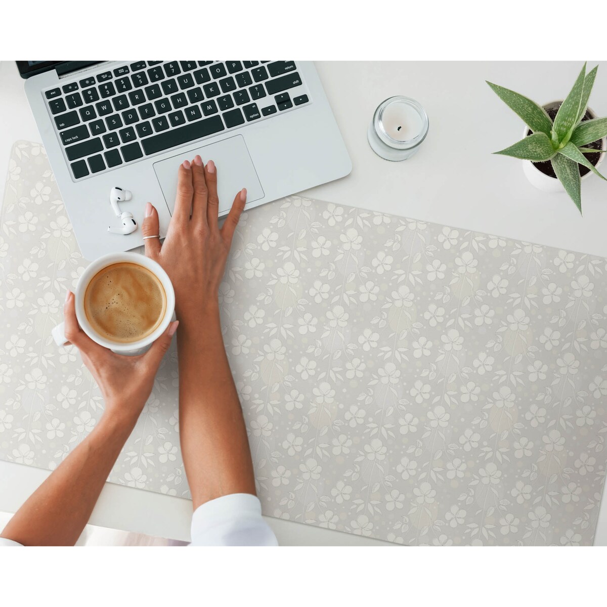 Szara mata na biurko Kwiatowy wzór retro, 100x50 cm