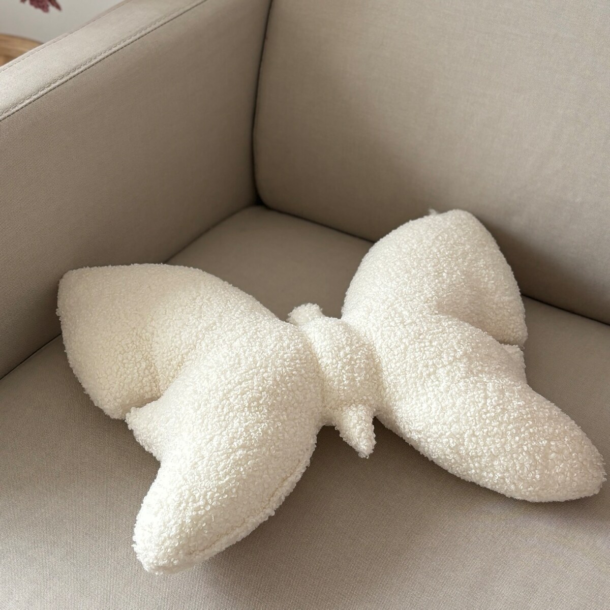 Poduszka dekoracyjna Motyl ecru boucle