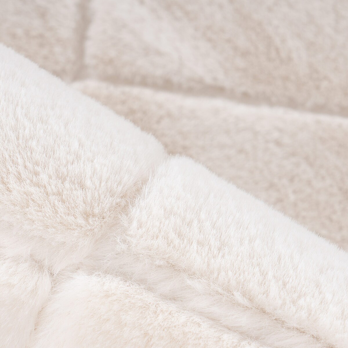 Dywan Rabbit Jasny Beż Futro Królika Romby Momenta 6000 120x170