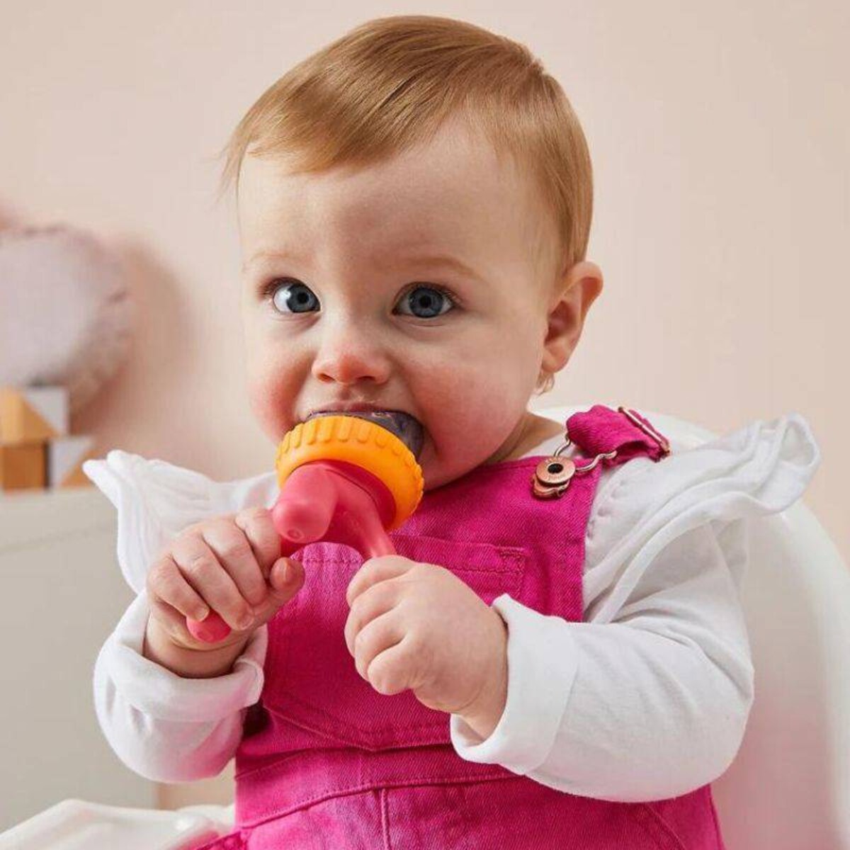 Gryzak dla niemowlaka 5m+ do podawania owoców i pokarmu Strawberry Shake b.box