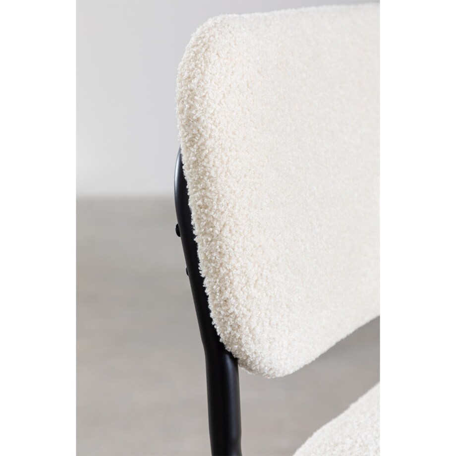 Krzesło na metalowej podstawie tkanina bouclé